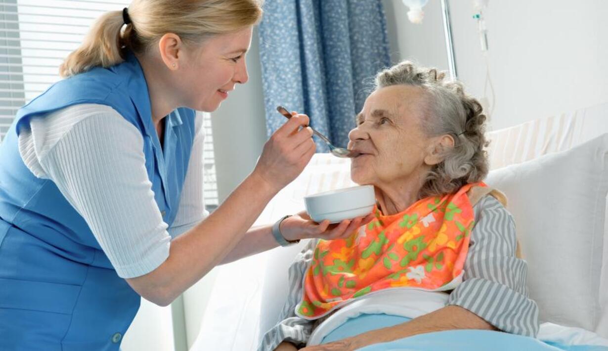 ¿Cómo pueden los profesionales de la salud mejorar la atención a pacientes con difagia?